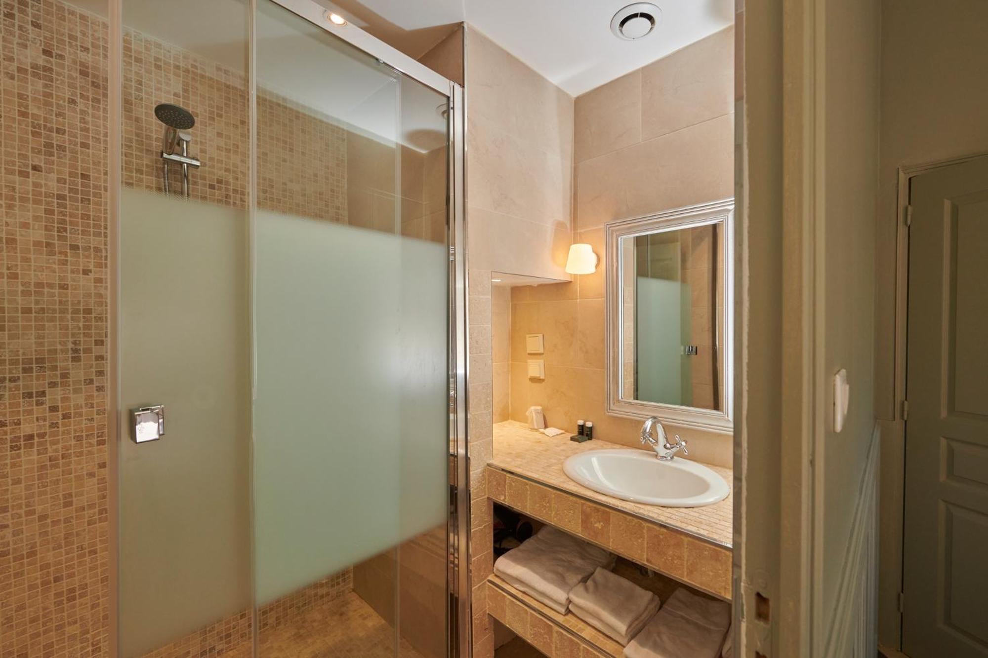 Boutique Hotel Chateau Beaupin Restaurant & Wellness Marseille Room photo